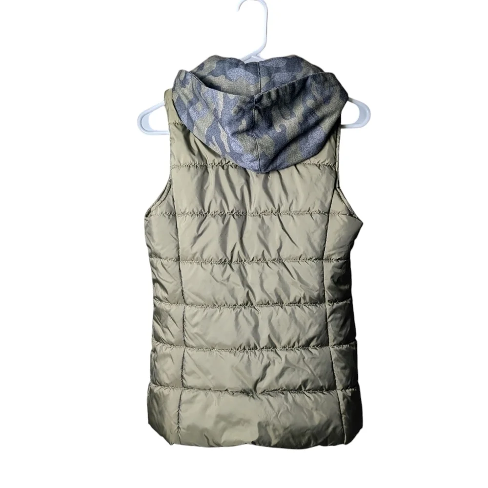 Arizona Jeans Olive Green Camo Hooded Puffy Puffer Vest Zipper Layered Like New